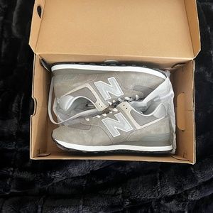 Gray New Balance 574 Men’s 10